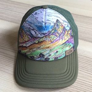 The North Face women’s fit trucker hat